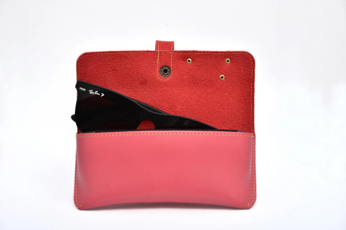 Presenting our premium quality personalized frequent traveller combo that will prove worthy to be your perfect travel buddy. Add your name and charm to this stunning combo and make it special. Available in a variety of colours, this combo comes with a Personalized Leather Passport Cover, Eyewear case and a luggage tag Its sleek feel and striking design definitely make this combo a “must-have” item on the list of avid travellers. Get yours delivered to your doorstep now!