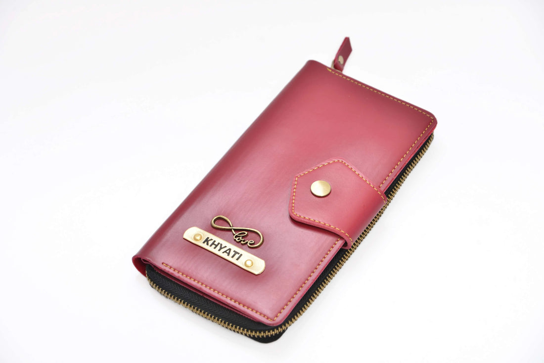 Lucknow - Keep your money and cards safe and secure with this elegant and practical zip around lady wallet, perfect for the royal city of Lucknow.