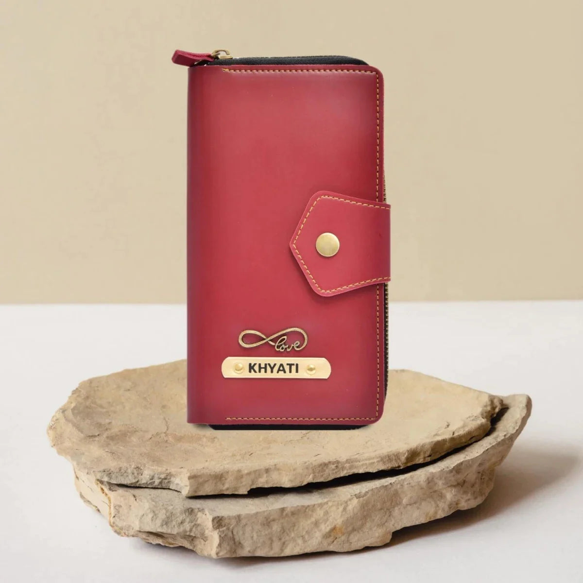 Lucknow - Keep your money and cards safe and secure with this elegant and practical zip around lady wallet, perfect for the royal city of Lucknow.